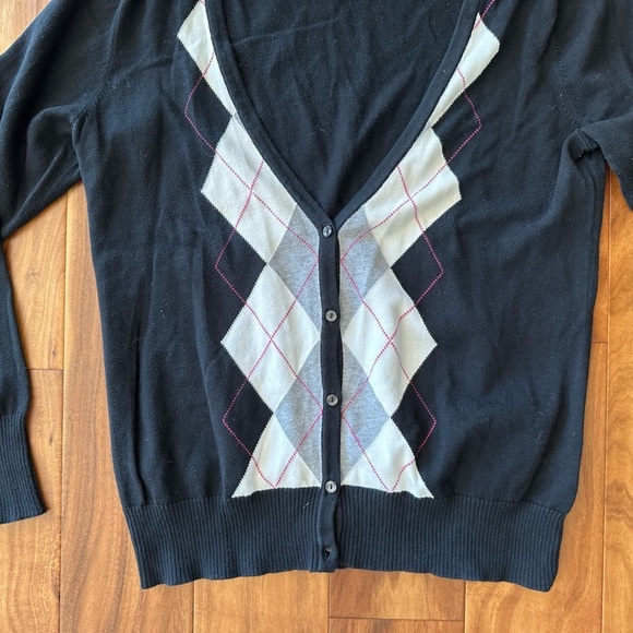 Old Navy Black and White Argyle V-Neck Cardigan Sweater size Large - Picture 2 of 2